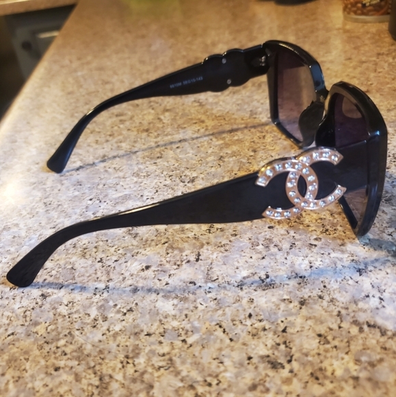 CHANEL Black Sunglasses with Crystal CC Logo Accent - Picture 1 of 13